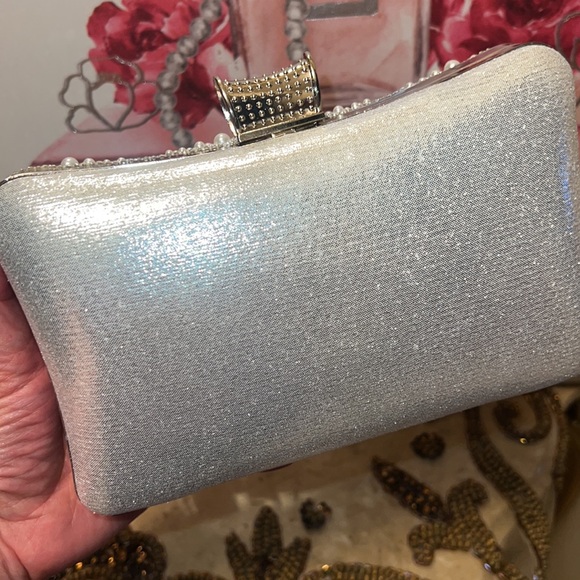 NIP White Beads Banquet Bag, Elegant Clutch Evening Bag For Women Chain Bag - Picture 9 of 12